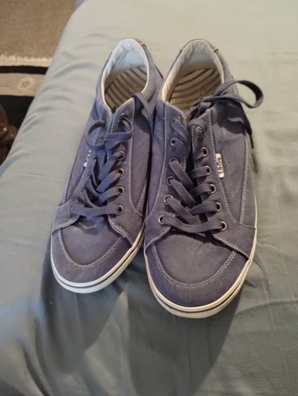 Taos Women Moc Star Indigo Distressed Sneakers Sz 11